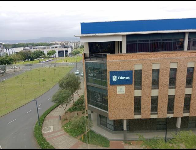 1 BEDROOM APARTMENT FOR SALE IN UMHLANGA RIDGE